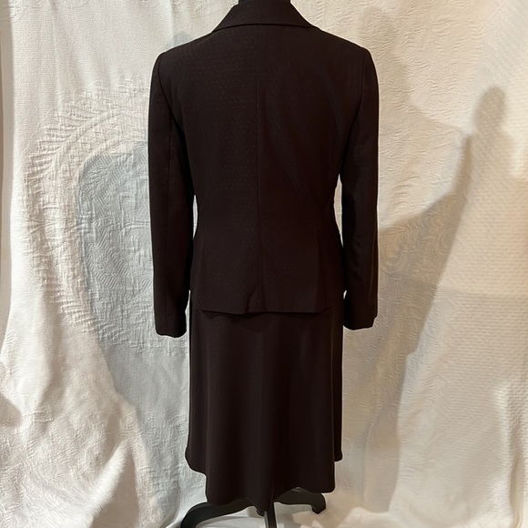 Jones New York Suit, skirt suit set, size 6 - Picture 8 of 16